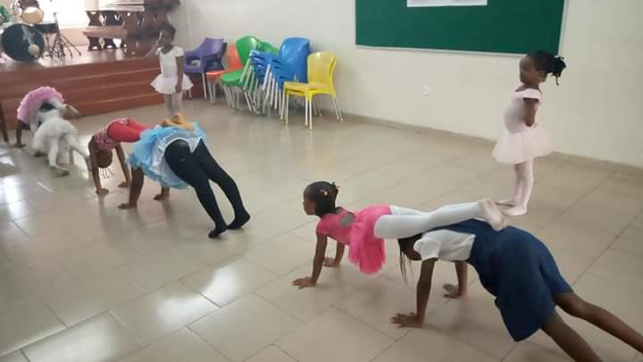 HauzofEmeralds's tweet photo. Tomorrow is Monday!!!
Help a girl with honest hustle needs to survive. Pls like and retweet as my connection is on your timeline. I teach kids in school how to dance... https://t.co/QclkaZZEWe