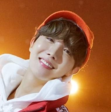 THVPMAO's tweet photo. HOY DOS AÑOS DE HOPE WORD NO LO PUEDO CREER ❤️ HOBI BEBE LO LOGRO ✨ #JHOPE #HOPEWORD #HOBI @BTS_twt https://t.co/1SMLBnTYxg