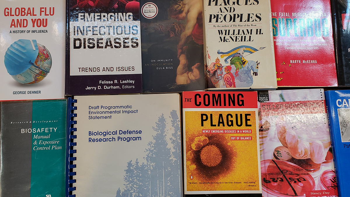 Mostly Books tweet media