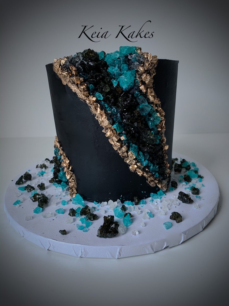 KeiaKakes's tweet photo. Geode birthday cakes #KeiaKakes #geode #birthdaycake #geodecakes #homebaker #dallas https://t.co/SlvO5hmUKV