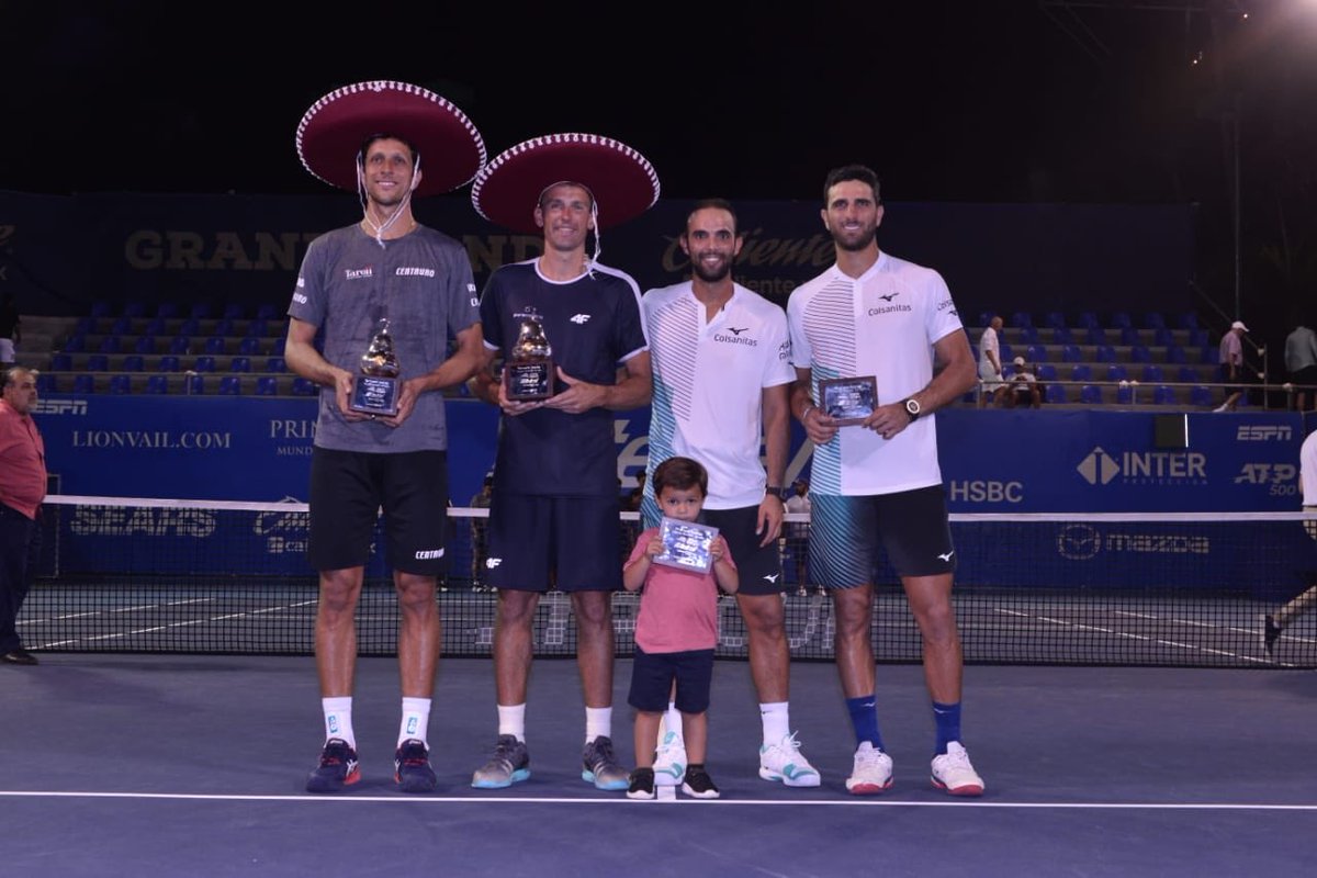 Subcampeones 🥈

<a href="/juanscabal/">Juan Sebastian Cabal</a> y <a href="/RobertFarah_/">Robert farah</a> se llevan a casa el subtítulo del ATP 500 de Acapulco 🇲🇽

Gran semana, felicitaciones 👏🏻👏🏻👏🏻