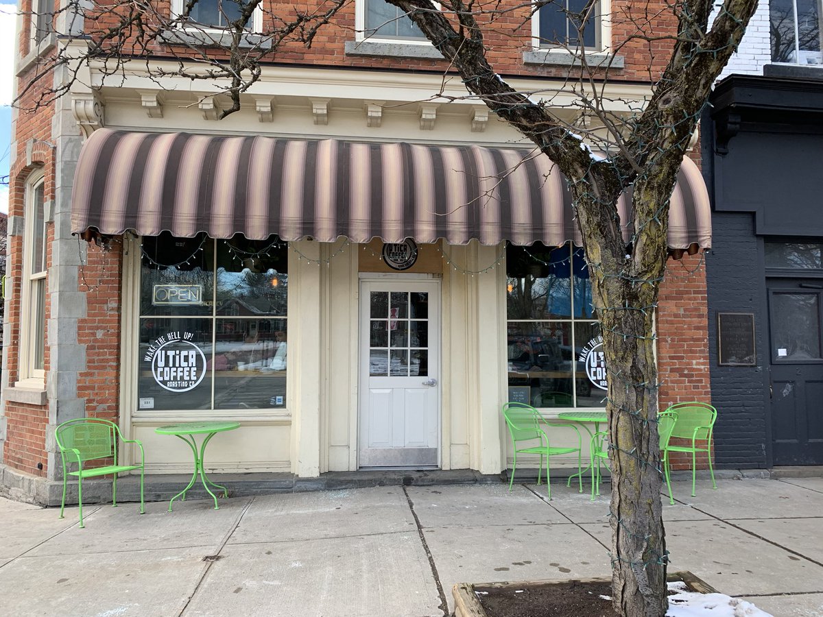 ChrissyGates8's tweet photo. Perfect travel hockey day. A win and some Utica Coffee!🙌🏒 @uticacoffee #uticacoffee #binghamton #stha https://t.co/xZH9FIJQDM
