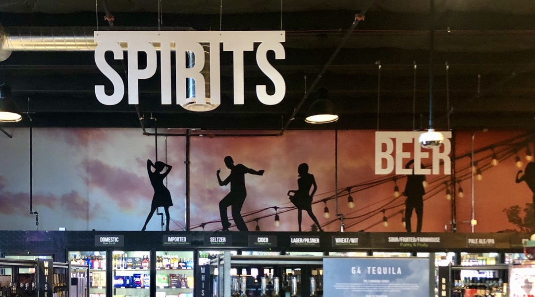 This is so fun!! Our scenery is featured in <a href="/peakbev/">Peak Beverage</a> 's new retail location!
_________________

Media Source: instagram.com/p/B8-B2-NlJh8/