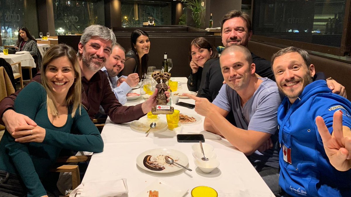 Ghostdog_films's tweet photo. En Diciembre ganamos con #h0us3 el premio a Mejor Dirección en Largometrajes Iberoamericanos en el #BARS20 de Buenos Aires. Pero hasta esta semana no hemos recibido el trofeo en Barcelona y ayer lo celebramos con una cena! Gracias de nuevo @rojosangre, el trofeo es precioso!!!! https://t.co/PgcaW2Pngs