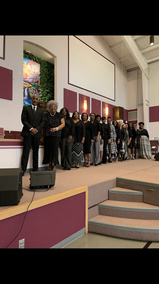 ValleyBrookOBC's tweet photo. The ValleyBrook Sanctuary Choir #welove https://t.co/DYCMLajdg8