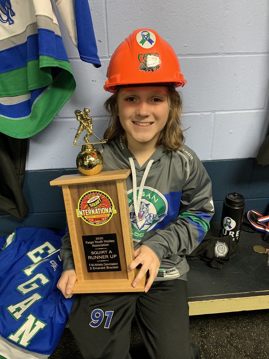 eagansquirta's tweet photo. So close! 2nd place finish in Fargo falling to D8 rival Rosemount Blue, 3-0 final (ENG). It was an amazing weekend for this team, and as parents we couldn’t be prouder! #91 L Rasinen gave it 100% every shift and was awarded Patric’s Hard Hat. 

@YouthHockeyHub @HockeyEagan https://t.co/orae6y1tXB