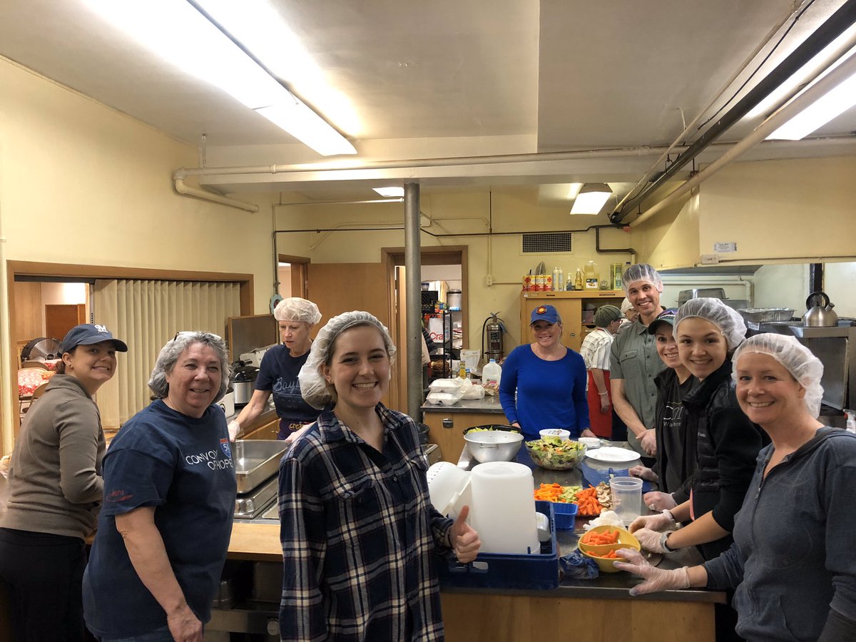 LeannGleason's tweet image. Feeding and loving on the world #breadandjam @lrgonstage