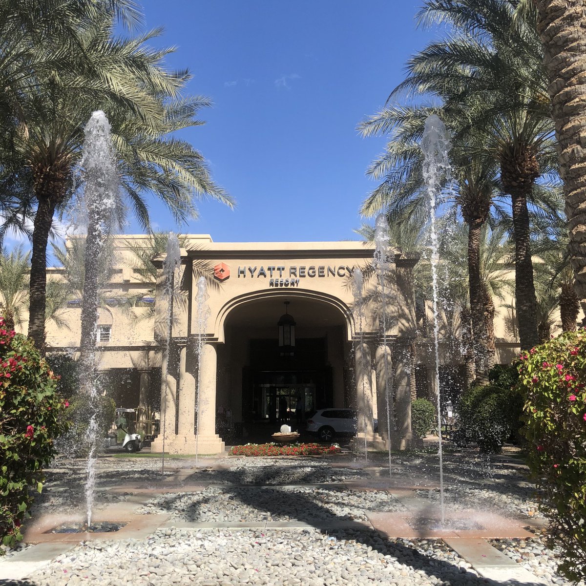 FuseAlliance's tweet photo. #powerbond installed on the main stage ✅ registration desk ✅ perfect weather ✅ beautiful property. #fuse2020 #lightingthefuture is finally here! We can’t wait to see you! https://t.co/cGCvCr5kOl