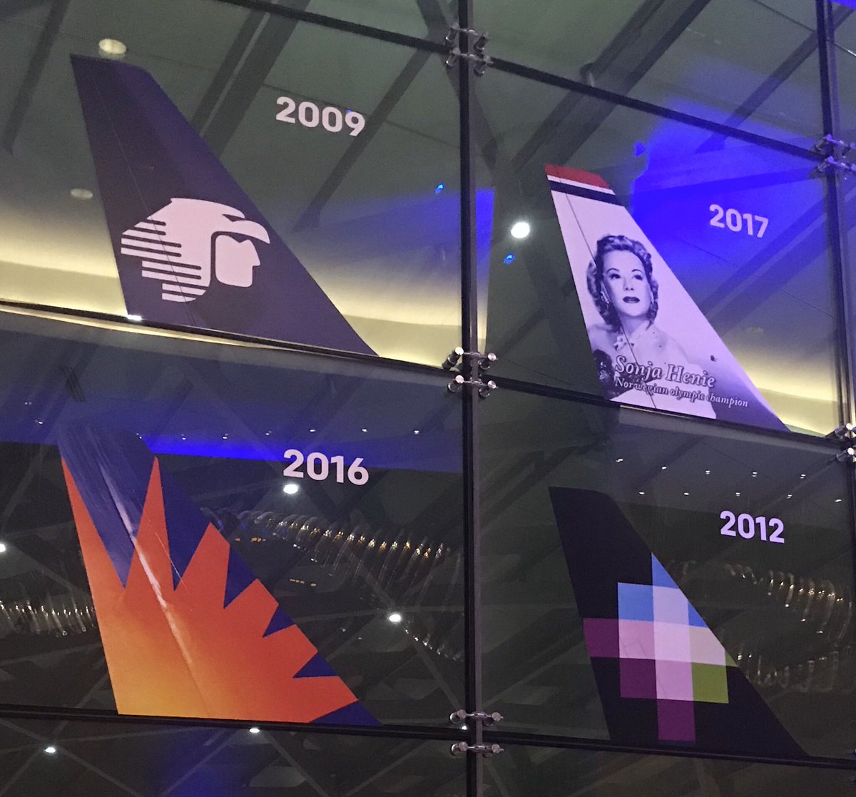 Congratulations to <a href="/DENAirport/">Denver Int'l Airport</a> on its 25th Anniversary and the leadership on this important celebration 🎉 🎊  Nice  to see <a href="/Aeromexico/">Aeroméxico</a> and <a href="/flyvolaris/">Volaris</a> among the airlines that connect Mexico and Colorado!