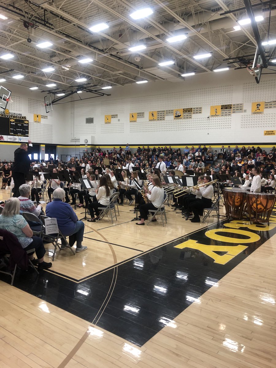SyensP's tweet photo. ETMS bands performing at the 47th Annual Band-O-Rama.  Great job!
⁦@etmstrojans⁩ ⁦@ETCSD⁩ #ETlearningignitED https://t.co/ZbFQIEnOLn