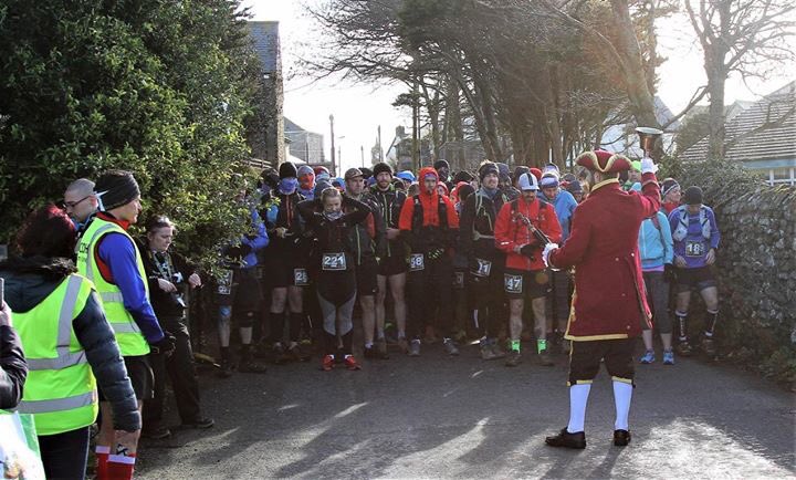 foweytowncrier's tweet photo. Starting the #ClassicJack down St. Just for @BysVykenEvents 

#fowey #towncrier #oyez #stjust #bysvykenevents https://t.co/3kITOHtoqp