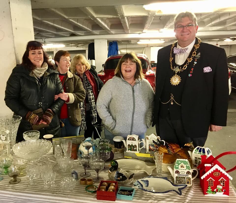 TamworthMayor's tweet photo. What an amazing way to spend a Sunday morning! It was great to meet so many people at the @4Tamworth monthly car boot sale in @shop_ankerside car park. This event helps to raise funds for the Tamworth Carnival. Great to see the team from @RadioTamworth too #amazingtamworth https://t.co/X9l1927Sh2