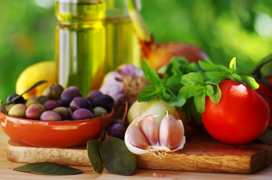 ElixirsLife's tweet photo. The Mediterranean Diet? Yes, according to professor Doug Mashek, PhD of the University of Minnesota's School of Medicine, olive oil accounts for why the Mediterranean diet may hold the key to improving lifespan and mitigating age related diseases. #OliveIsAwesome #DeliciousHealth https://t.co/Esg2oEywOp