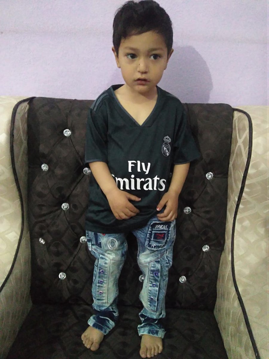 HILALKHAAN's tweet photo. Hilal Jr. Is the new #RMFan, ready for #ElClassico supporting @realmadrid
#RMFans #RMLiga #ElClasico https://t.co/UFfjKOTRCq
