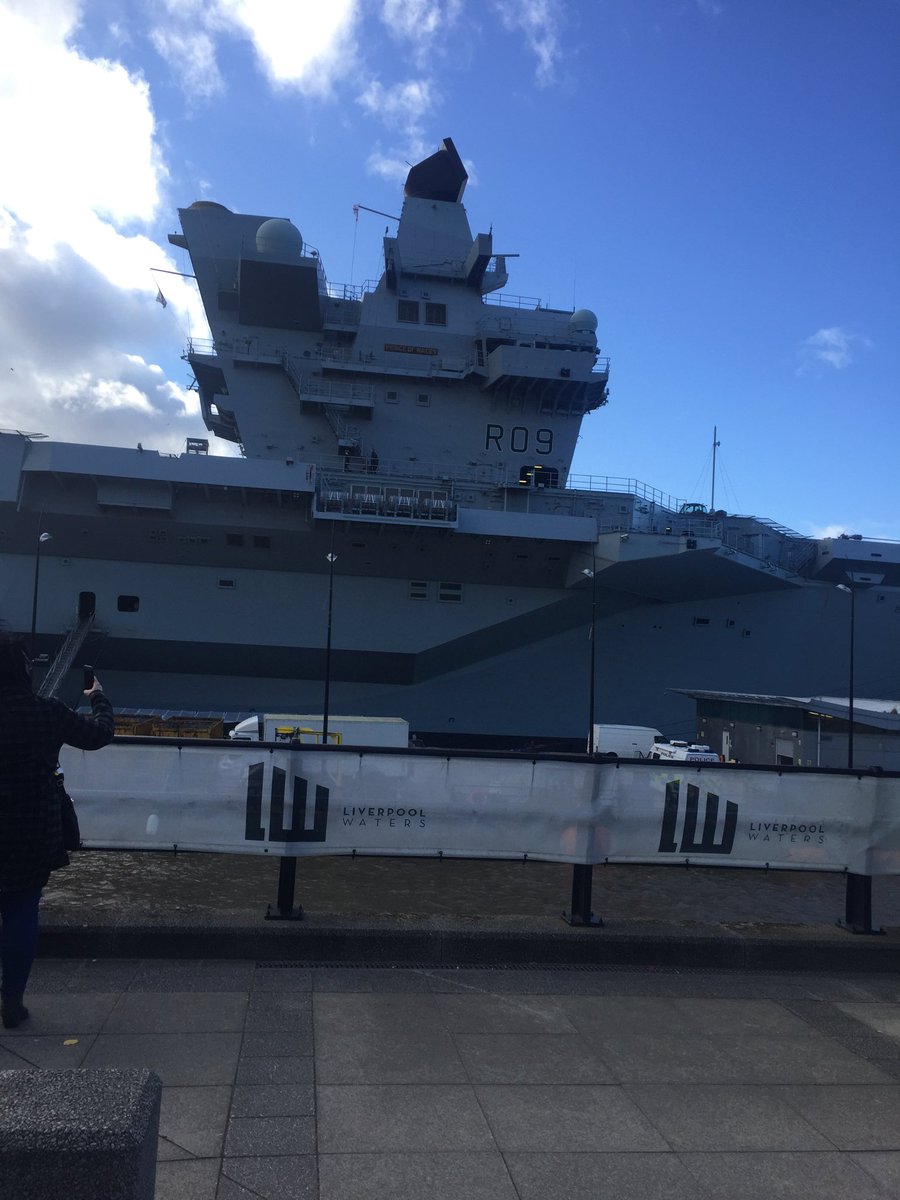 Lavin and Lawey had a great visit to  the Royal Navy aircraft carrier HMS prince of Wales. :)