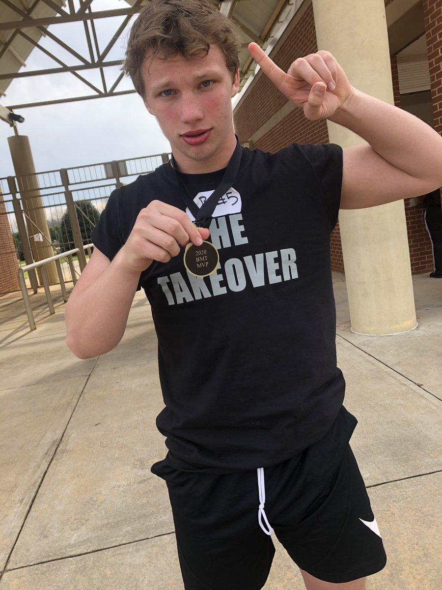 PrestonFeltman's tweet photo. #bmt2020 @PlayBookAthlete @TOTAL_ATHLETE @msb4302003 @coachrogersdut1 Big Man Takeover Linebacker MVP‼️💪🏻#DutchtownCounty https://t.co/q8022vgM6k