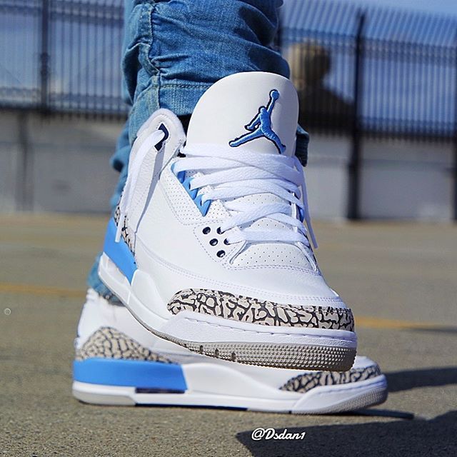 retro 3 unc on feet