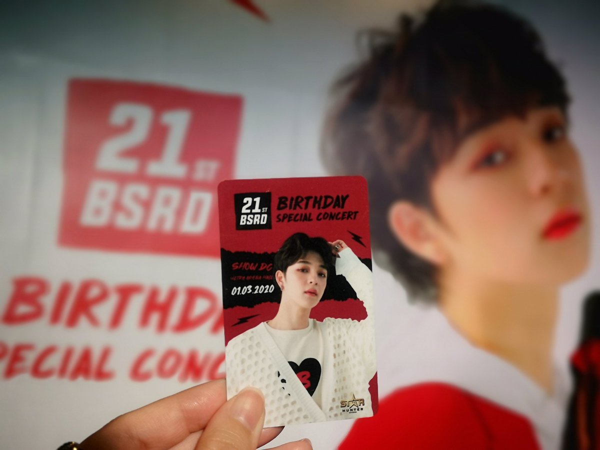 AngelblueMe's tweet photo. 1/03/2020
#Basday
#BSRD21HBDCONCERT
#บาสเด็กอ้วนที่แท้จริง
#บาสสุรเดช
พลาดงานนี้ไม่ได้จริงๆ มันคือดีมาก ชอบมาก ร้องดีมาก เก่งมาก รักมาก เห็นบาสที่ไรก็ได้พลังงานบวกตลอด ขอบคุณที่มีงานนี้ สู้ต่อไป ให้เลขมันเดินต่อ... ❤️
@basjtr แค่เห็นหน้าก็ยิ้มแล้ว https://t.co/pLRkmeIs9m