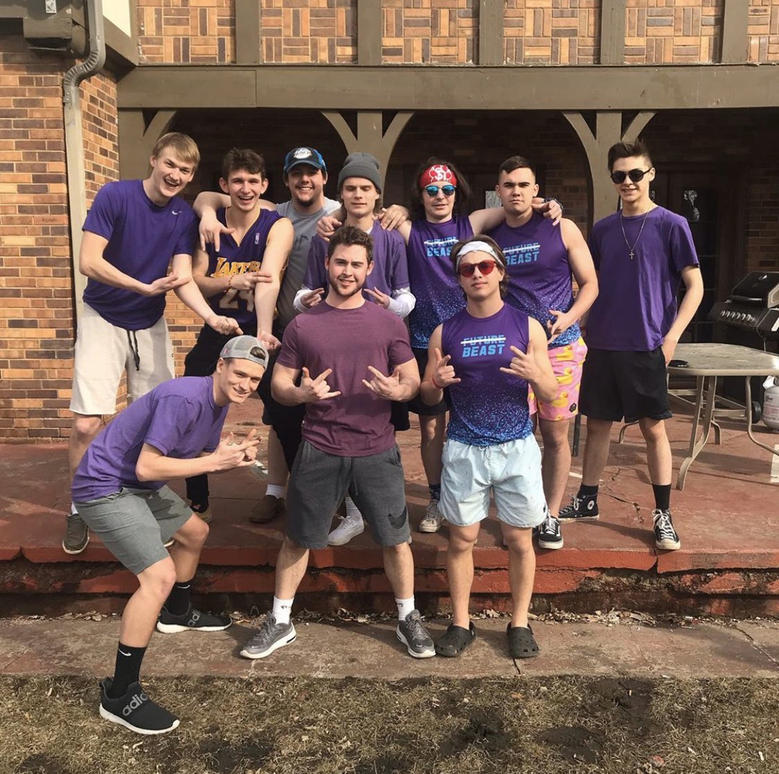 LambdaChi_usd's tweet photo. Brotherhood Event yesterday! Our Almost Spring Olympics 2020 was a huge success with the Green Knights taking the Gold! Couldn’t have wished for better weather 🌞🏆🚴 https://t.co/t9ps53yjq0