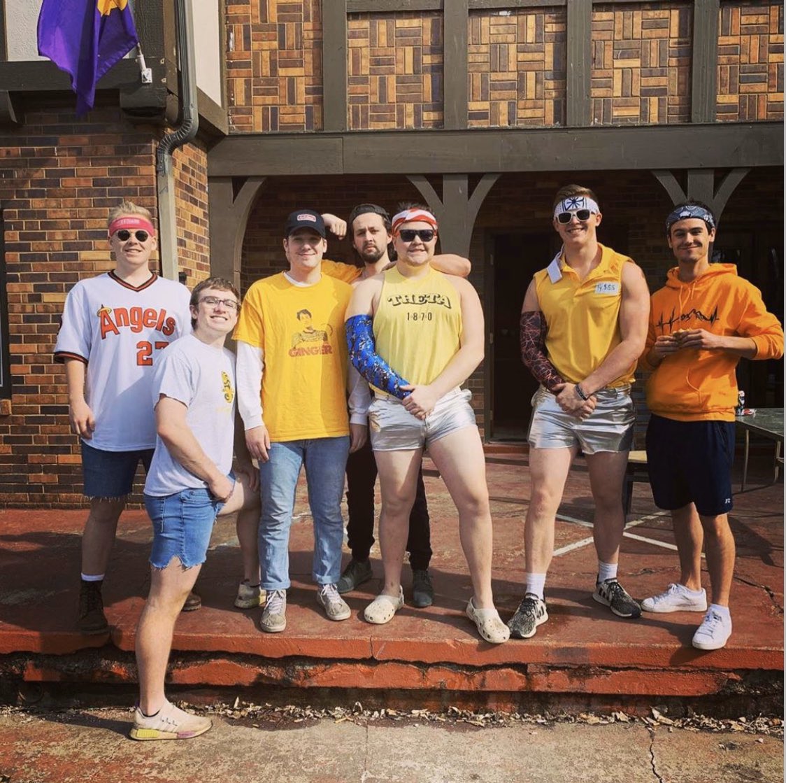 LambdaChi_usd's tweet photo. Brotherhood Event yesterday! Our Almost Spring Olympics 2020 was a huge success with the Green Knights taking the Gold! Couldn’t have wished for better weather 🌞🏆🚴 https://t.co/t9ps53yjq0