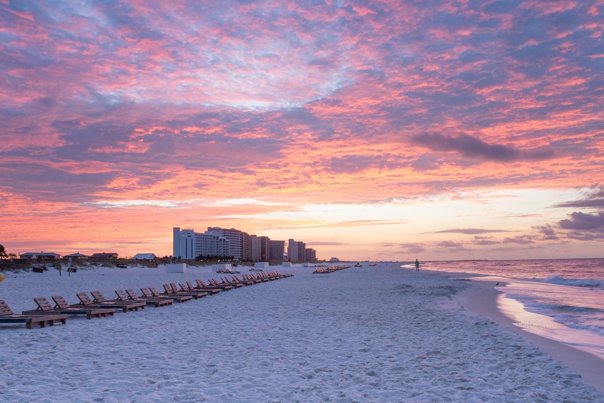 CleanIsland's tweet photo. "The sun's dropping out of his picture, Soon be time to move,
It hasn't been a real big day, But I don't have a thing to prove..." -Jimmy Buffet #LeaveOnlyFootprints #CleanBeach #ProtectParadise #CleanIsland #Sustainable #Nature #Travel #LeaveNoTrace #BeachDay #RespectTheBeach https://t.co/h99hBTEjZj