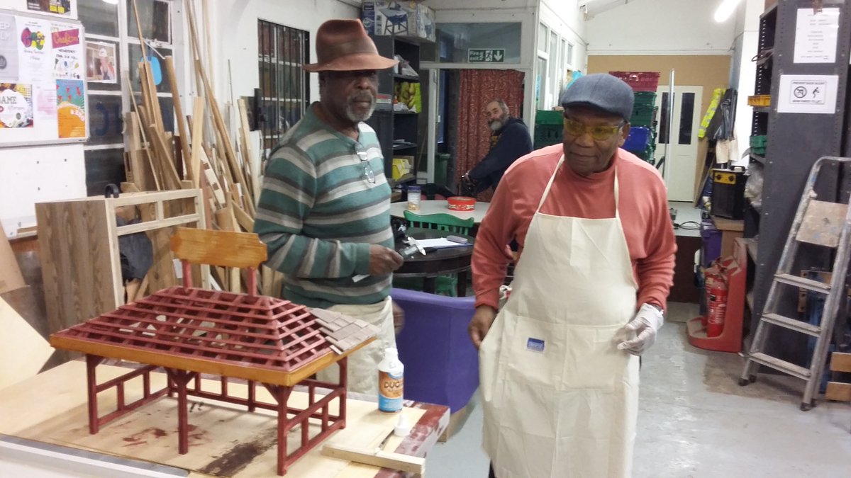 ClubMenders's tweet photo. #MendersClub #Peckham Busy with tiling the roof of bird sanctuary with help of @CoplestonCentre and finding time in between to repair armchair for @Pecan121a @ClubMenders @AgeUKLS https://t.co/WdNFhyvtYq