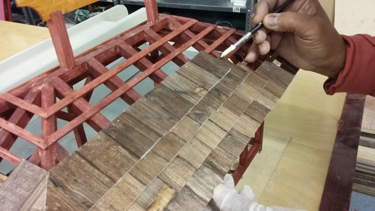ClubMenders's tweet photo. #MendersClub #Peckham Busy with tiling the roof of bird sanctuary with help of @CoplestonCentre and finding time in between to repair armchair for @Pecan121a @ClubMenders @AgeUKLS https://t.co/WdNFhyvtYq