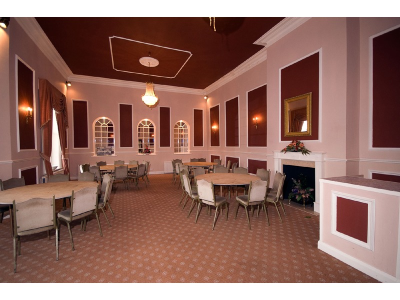 T'newly renovated  #Ramsey  #Hydro reopened summer 1963 as Grand Island  #Hotel offering 1st class accomm. You'll be glad to hear twas 'tastefully decorated'! Alas no 1960s interior pics-but here's some fab ones from c.2009 by John Hall  https://www.culturevannin.im/image_collection_36467.html  #SeasideHotelOfTheWeek