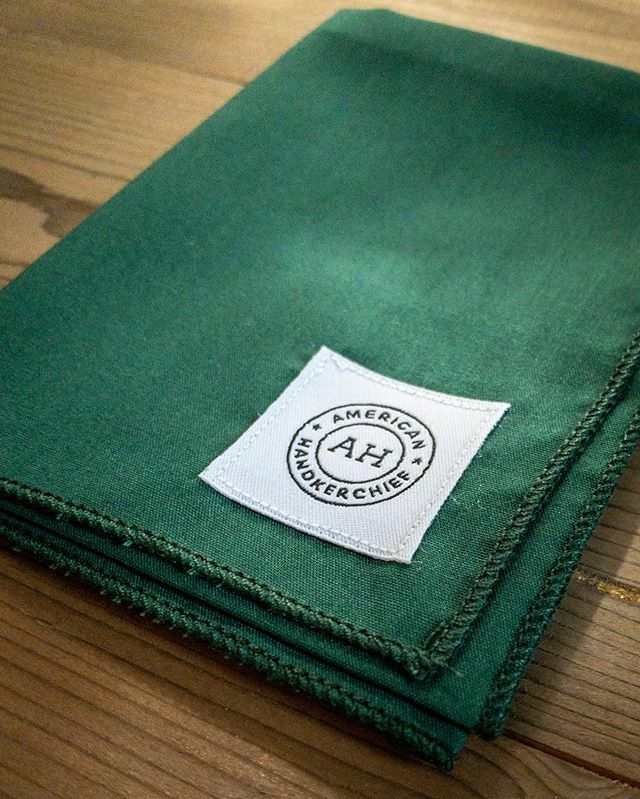 HandkerchiefUSA's tweet photo. New colors just dropped. Website refresh as well! Check out link in bio! #edc #everydaycarry #edcgear #edcgearsale #pocketdump #pocketknife #knife #handkerchief #hank #hanky #whatsinyourpocket https://t.co/HZVnqlkxbF https://t.co/deIdZpDPPK