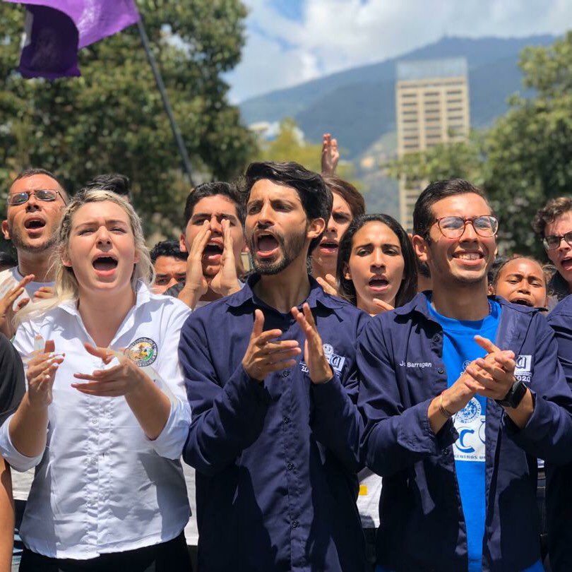 DavidGSosaE's tweet photo. ¡Seguimos comprometidos con la #UCV!

La carga de vivir un momento como este no es fácil, pero cuando la carga se lleva entre todos, es posible salir adelante.

¡Vamos por más!

#ComprometidosCon Venezuela https://t.co/e0af0nnlEM