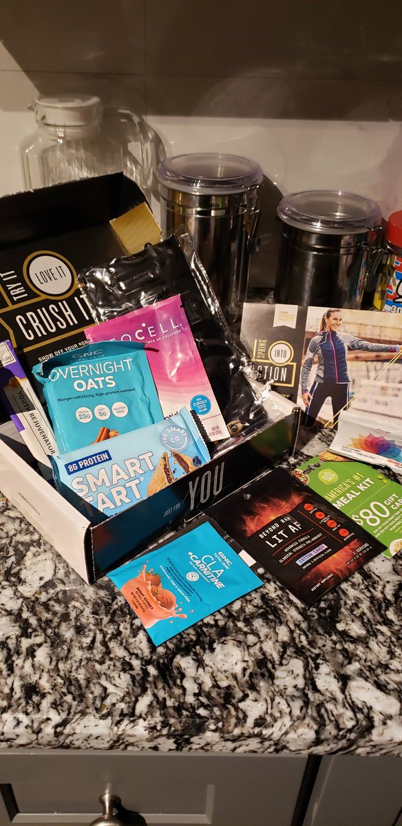 XXX_traordinary's tweet photo. Thank you @GNCLiveWell #GNCPROBox 🤩 https://t.co/J2RDpUiFhH