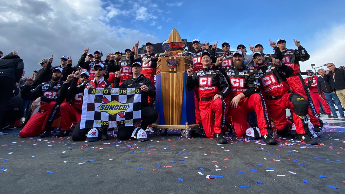 TeamHendrick's tweet photo. It takes a team! 🏆

@AlexBowman88’s win marks the 23rd win in the month of March for Hendrick Motorsports, most of all teams. https://t.co/mQT4rmY8Nq