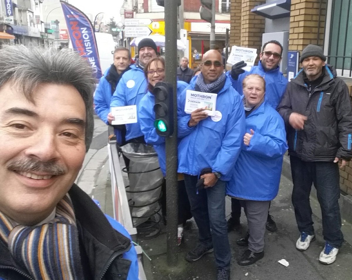 XavierPERICAT's tweet photo. @Mothron1Vision c'est encore un sympathique week-end de #mobilisation autour de @GMothron et de son projet #MothronuneVision sur les marchés d'Argenteuil ! 1/2 #ArgenteuilVilleAVivre https://t.co/kIEbUjsczh