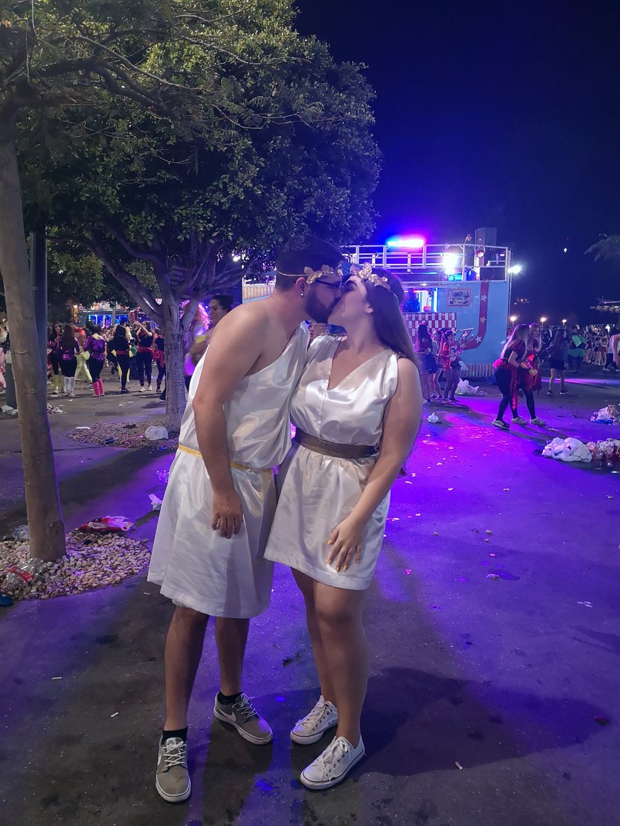 veroarado's tweet photo. Tu pareja fav https://t.co/W2rHjxOeu9
