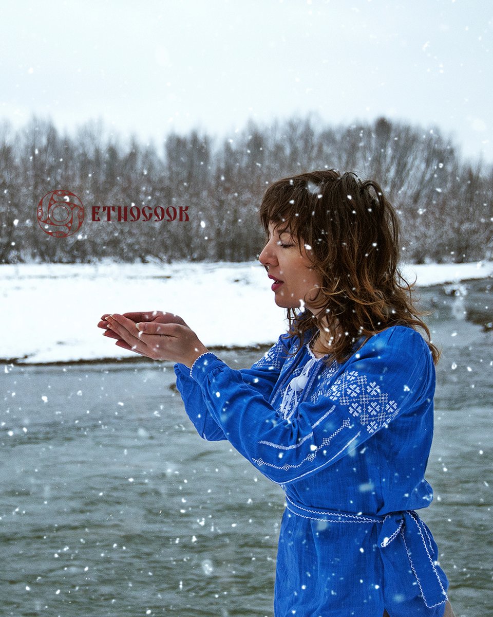 LilkaSky's tweet photo. Завтра буде завтрашній вітер
Tomorrow, tomorrow’s wind will blow
明日は明日の風が吹く
⠀
Photo with me saying goodbye to winter
#Ukrainian #ethnic #wisdom #spirit #spirituality #inspiration  #Ukraine #ウクライナ  #ことわざ #自然 #冬 #ふゆ #雪 #ゆき #川 #かわ #lilkasky #刺繍図案 https://t.co/KaOgCvNVWw