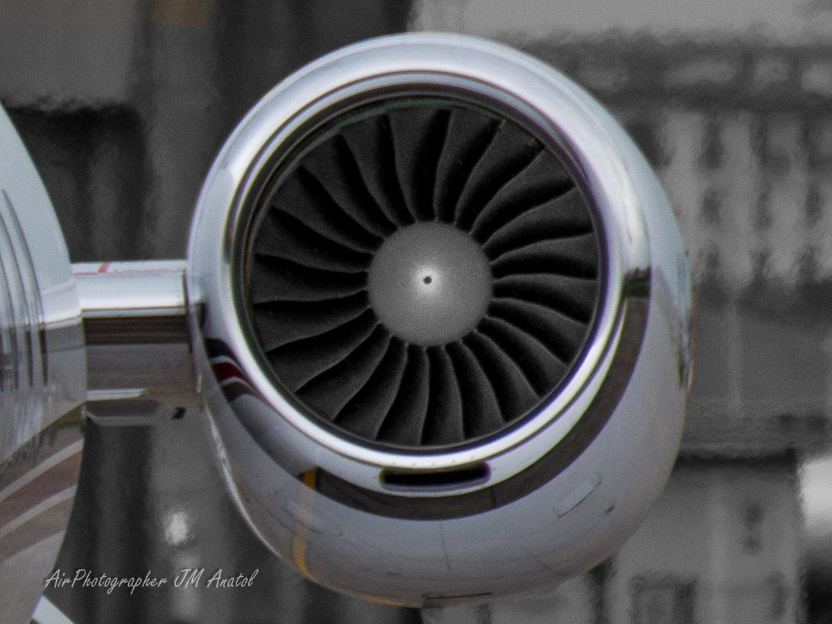 jmanatol's tweet photo. #BuenasNoches
Con la ayuda de este #reactor los #JetPrivados visitan @DonostiAir #LESO por unas horas o días

@Cessna #Citation 680A con matrícula CS-LTD de @NetJets

#TurismoDeAltura
#Goodnight #spotters #avgeeks https://t.co/TmapogOlnD