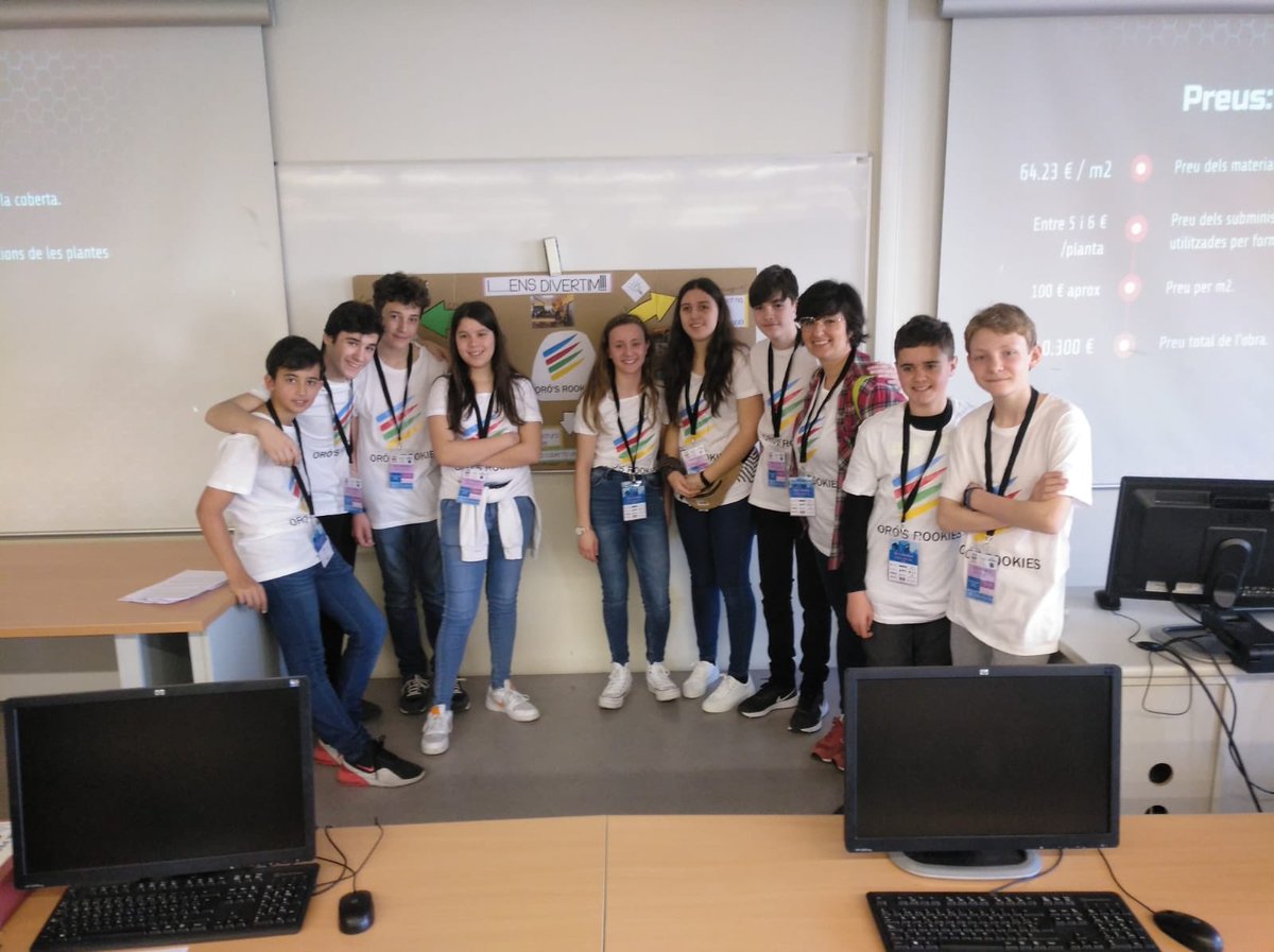 INSJoanOro's tweet photo. #orosrookies i la seva entrenadora @mercelara esforç, resolució de problemes, motivació, il·lusió, treball cooperatiu...FELICITATS per la bona feina feta! #fll2020⚙ #fll2020 #insjoanoro @Fll_lleida https://t.co/RObX4H0XJf
