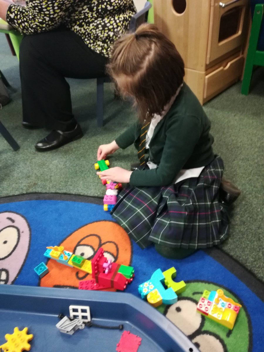 StPatricksEP's tweet photo. Making a train! #rainbowroom #legochallenge #stpatsSTEM https://t.co/6rUWOfGzX2