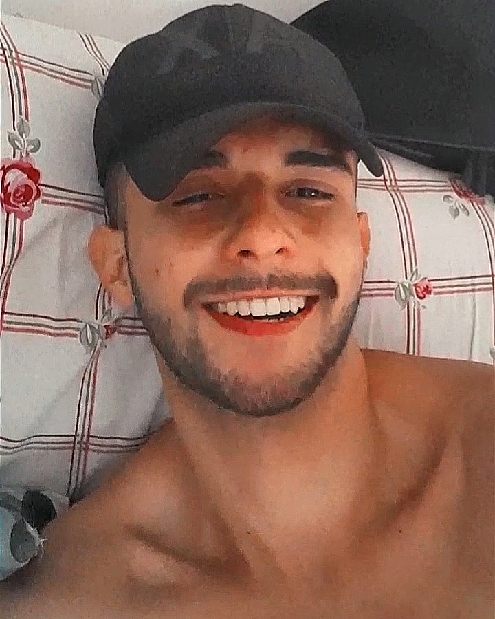 bricioloko's tweet photo. Agr que o Carnaval já passou sera que consigo arrumar um namoradinho ???? #CrushLGBTQ https://t.co/eehNlkfO1E