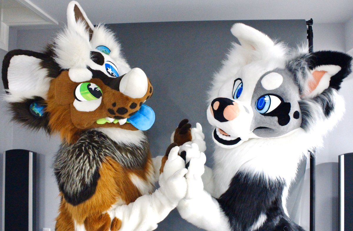 Mintitacos's tweet photo. No Minti photos this weekend, but I got to snap some shots of my two best friends!
💖 @rykercollie 💖
💖 @kaitoshep 💖
📸: (me) @Mintitacos/@Depreshiram
#MCB #MultiColorBark https://t.co/iJquumjTaA