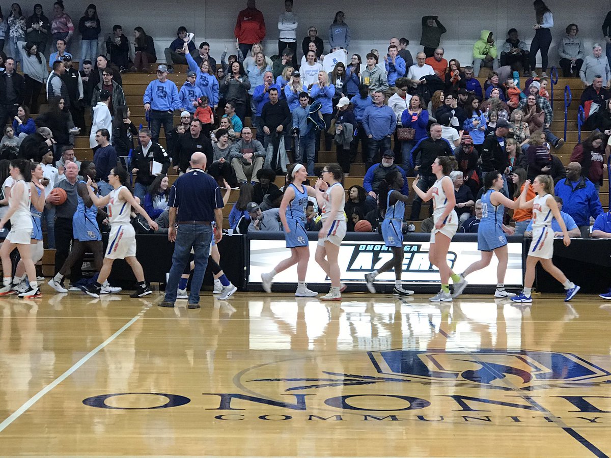 MarquelSports's tweet photo. GAME
No. 13 seed Bishop Grimes drops top-seeded Oneida 51-46 to advance to the Class B final https://t.co/477BdcMlJl