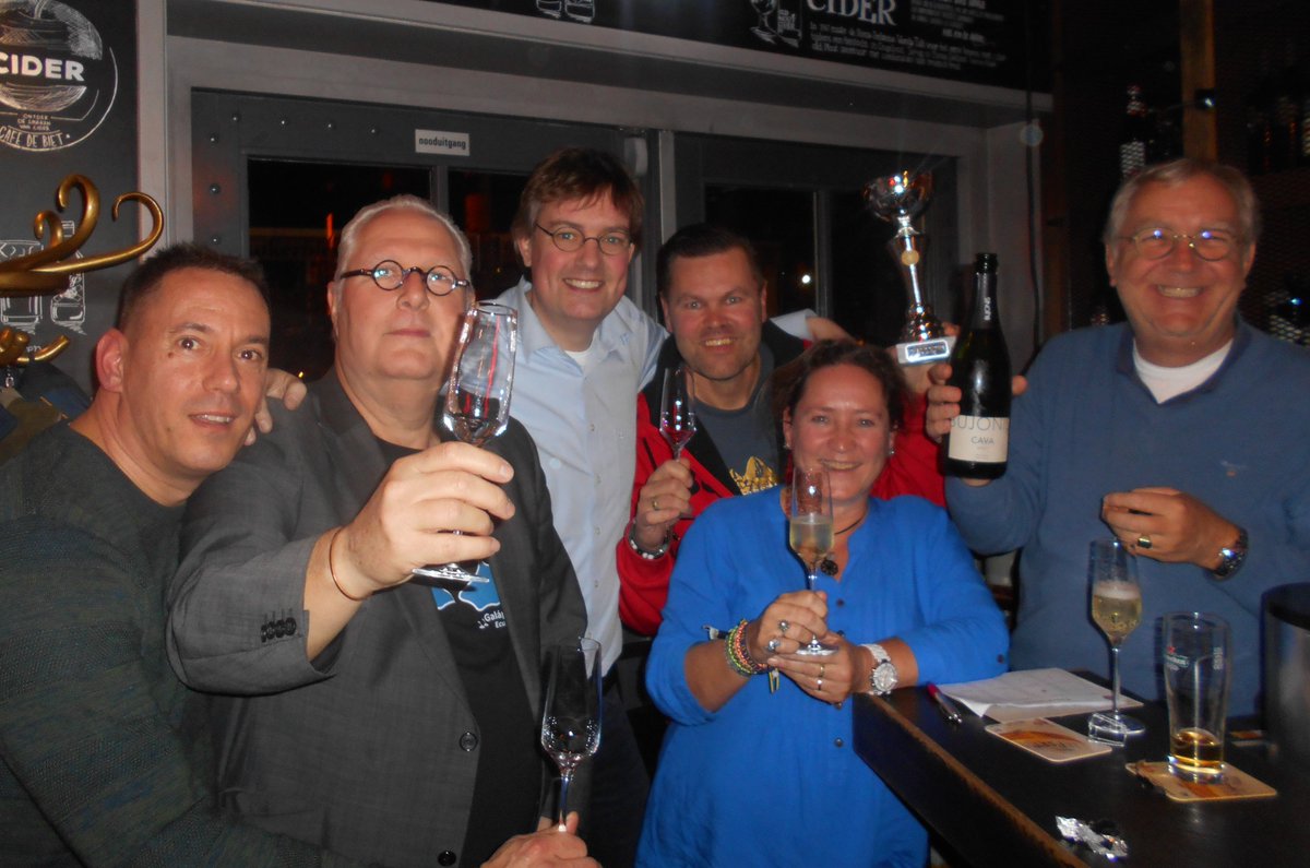 DePubquizmaster's tweet photo. Barbabietola boekt een prachtige overwinning van de 54ste pubquiz in @CafeDeBiet in Zierikzee, alwaar alle ruim 120 quizzers werden verwend met een lekker gebakje ivm het feit dat Robbert zijn 18e verjaardag vierde als trotse eigenaar! https://t.co/bMPy8a06bn