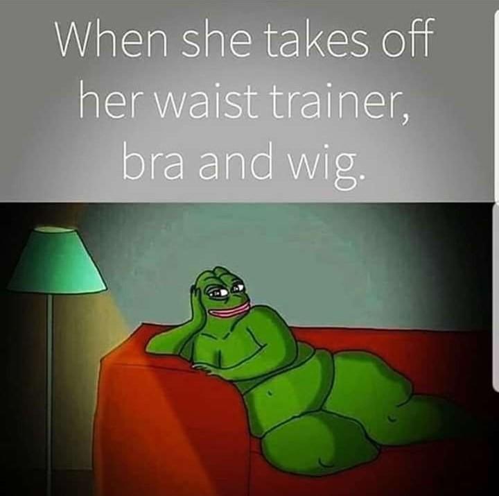 GreenyLifa's tweet photo. WTF! 🙊 She looks like a Toad hun 😖 😂 https://t.co/btW3EuuIur