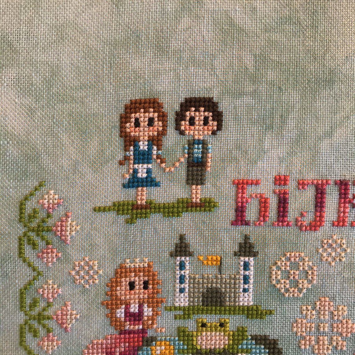 BrennaBychowski's tweet photo. The March #Cloudsfactory stitch a long pattern is Hansel and Gretel. They kinda look like the creepy kids from the Shining, and I am here for it.

#CFGrimmsFairyTales https://t.co/EoSX7s4ZqT