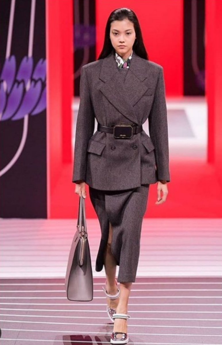 Prada aced the women's (skirt) suits 