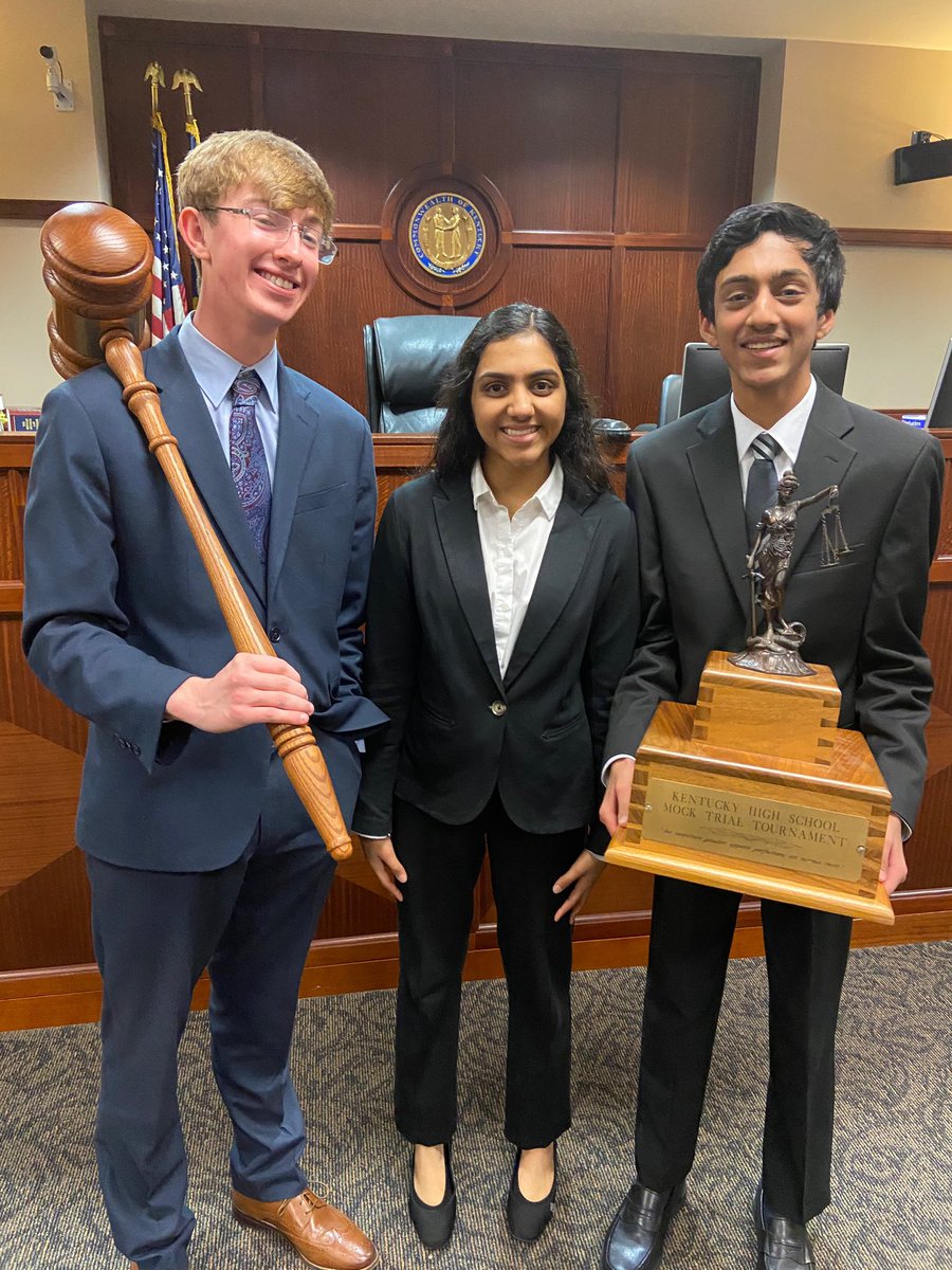 2021Model's tweet photo. Congrats to the Mock Trial team for getting a bid for nationals!! Modeling excellence !! 3 of our juniorsare apart of this team! Good job Aashini, Milin and Everett @EKUModel https://t.co/eUuObMiq63