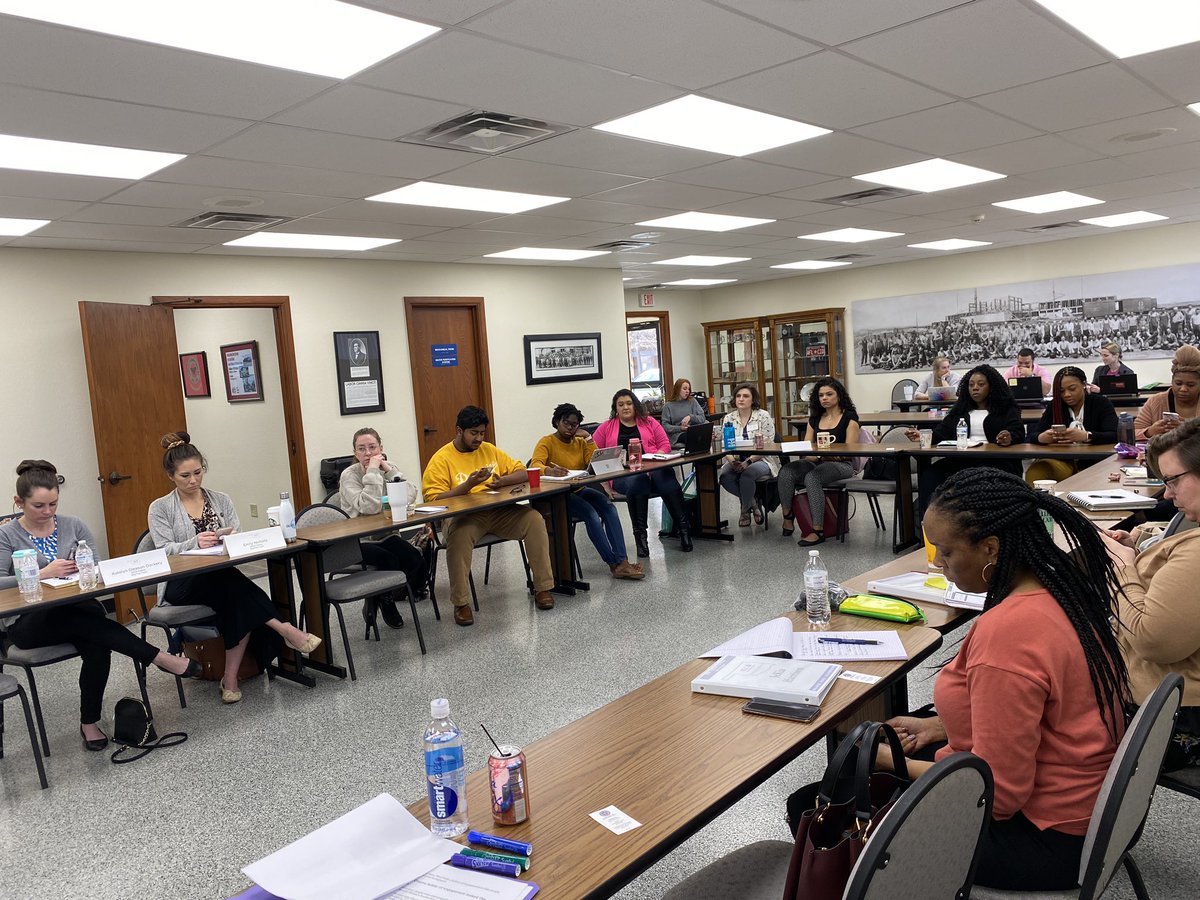 ConsultantsTHG's tweet photo. Aliah M Henry facilitated the Digital Strategy class for the @nlc_ok Communications Institute - They had an amazing day and are ready to put everything into action!
•
#thehenrygroup
#thehenrygroupconsultants
#newleaderscouncil
#nlcok https://t.co/5GBxzSBC3o