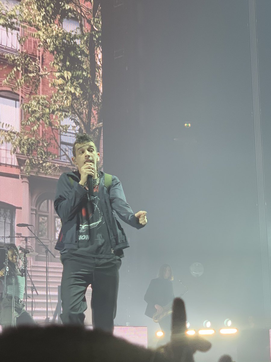 GeorgiaaaEllenx's tweet photo. The 1975 in Manchester was amazing!!! https://t.co/jylvgJO4fr