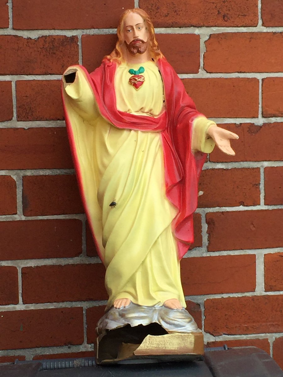 StaceyStyling's tweet photo. @JasonManford Jesus was hiding in a cupboard https://t.co/VSRe96GbUz