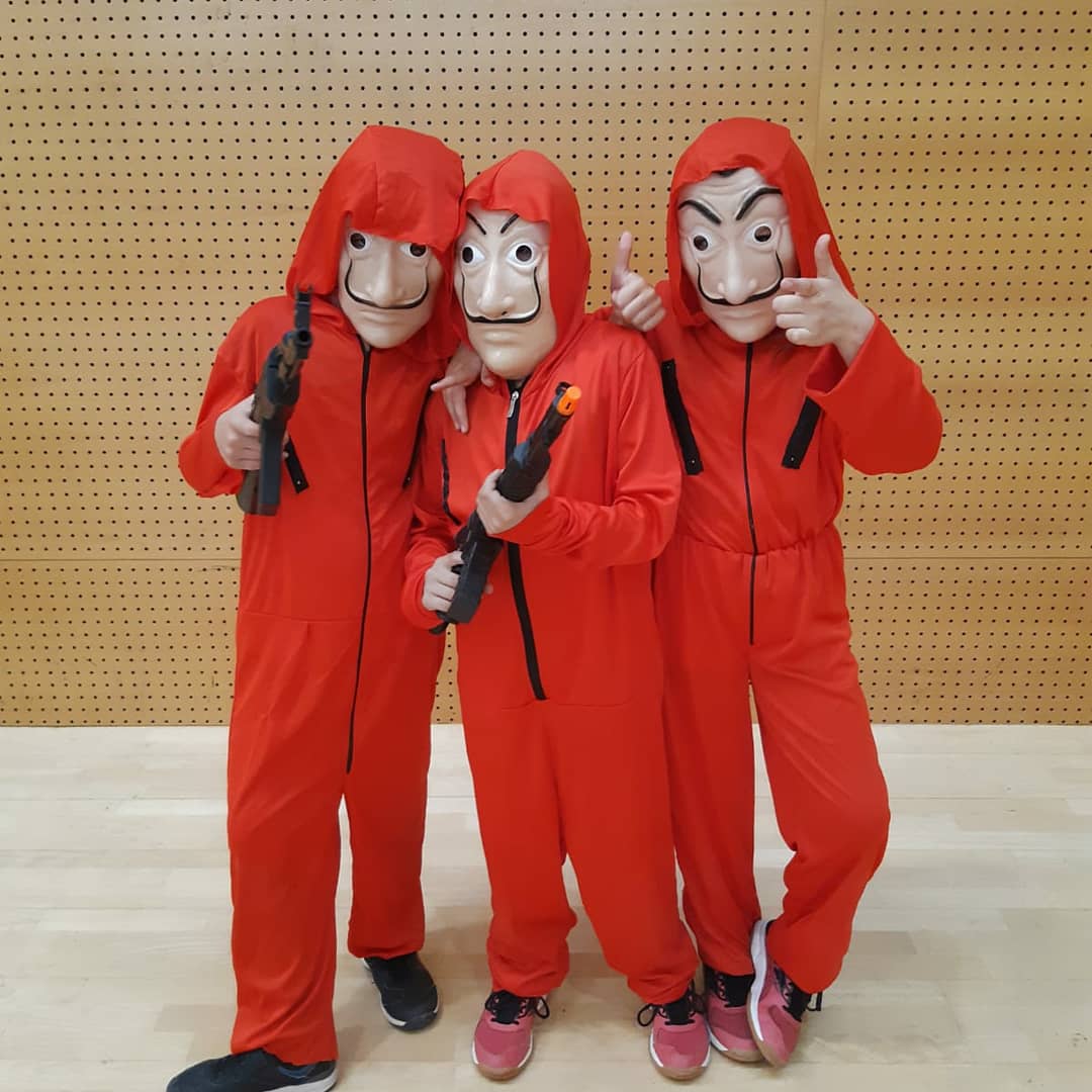 AECVALLBONA's tweet photo. Aquest cap de setmana hem celebrat la trobada de Carnestoltes...que divertit!! Gràcies a @cvametlla , @ajuntamentdelallagosta , @ampagranullarius i @ampallobet per venir a gaudir d'una tarda de volei amb nosaltres! #cvgranollers #esportfemeni #DONAproject https://t.co/aYTsu7cSYy